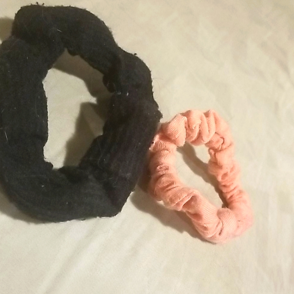 Balck and pink scrunchies